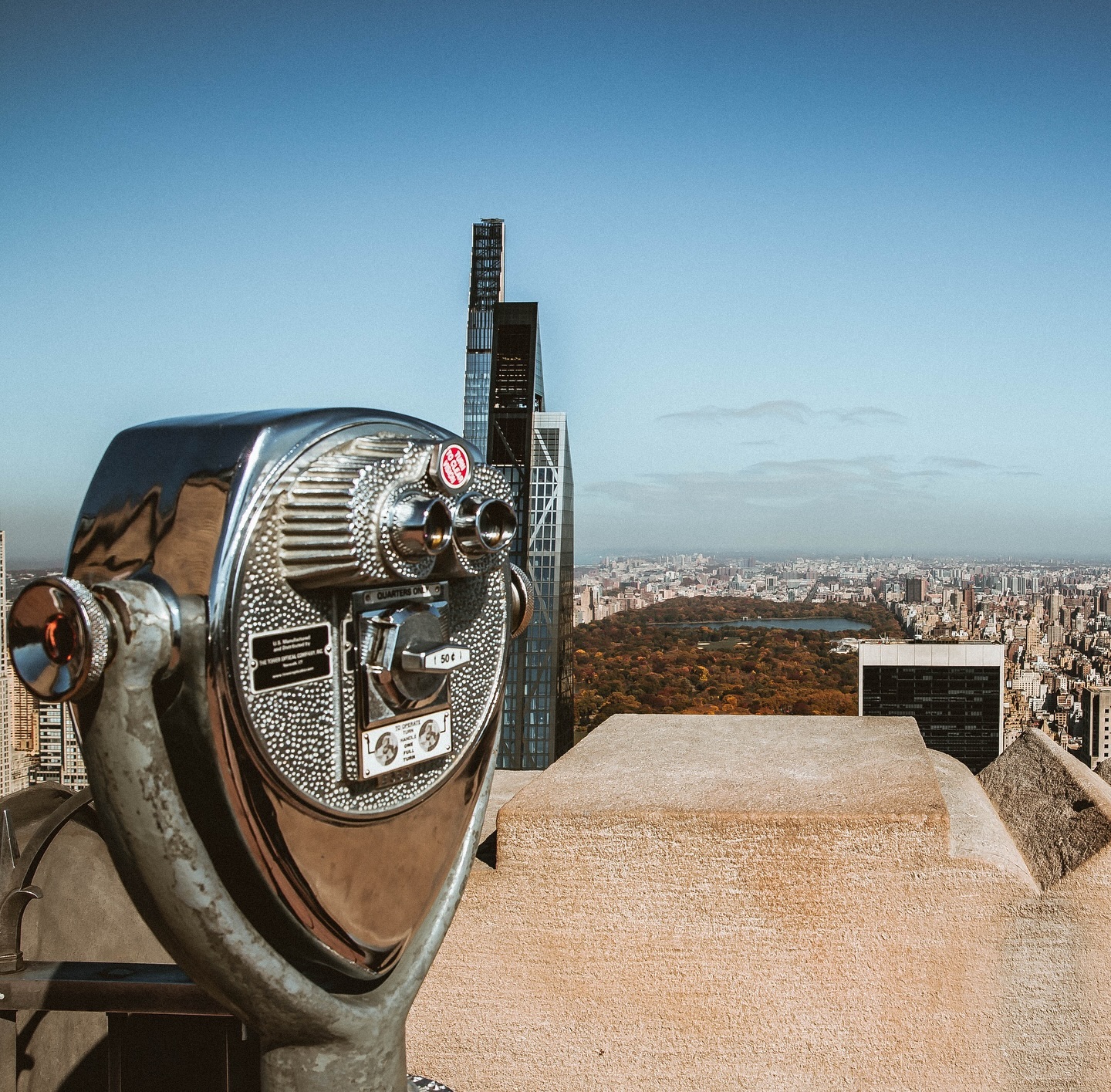 📍 Location/Emplacement: New York, USA 🇺🇸  📷 Camera/Appareil: Canon EOS 6D Mark II, Canon EF24-70mm f/2.8 II USM
.
.
.
.
 #ic_architecture #icu_architecture #jj_architecture #creative_architecture #arkiromantix #tv_architectural #lookingup_architecture #unlimitedcities #arquitecturamx #excellent_structure #sky_high_architecture #architecture_greatshots #minimal_lookup #diagonal_symmetry #art_chitecture_ #tv_leadinglines #rustlord_archdesign #ptk_architecture #archi_features  #nycprimeshot #what_i_saw_in_nyc #ig_nycity #ig_great_shots_nyc #icapture_nyc #unlimitednewyork #canonphotos #canonrebel #canonphotographer #flyswiss