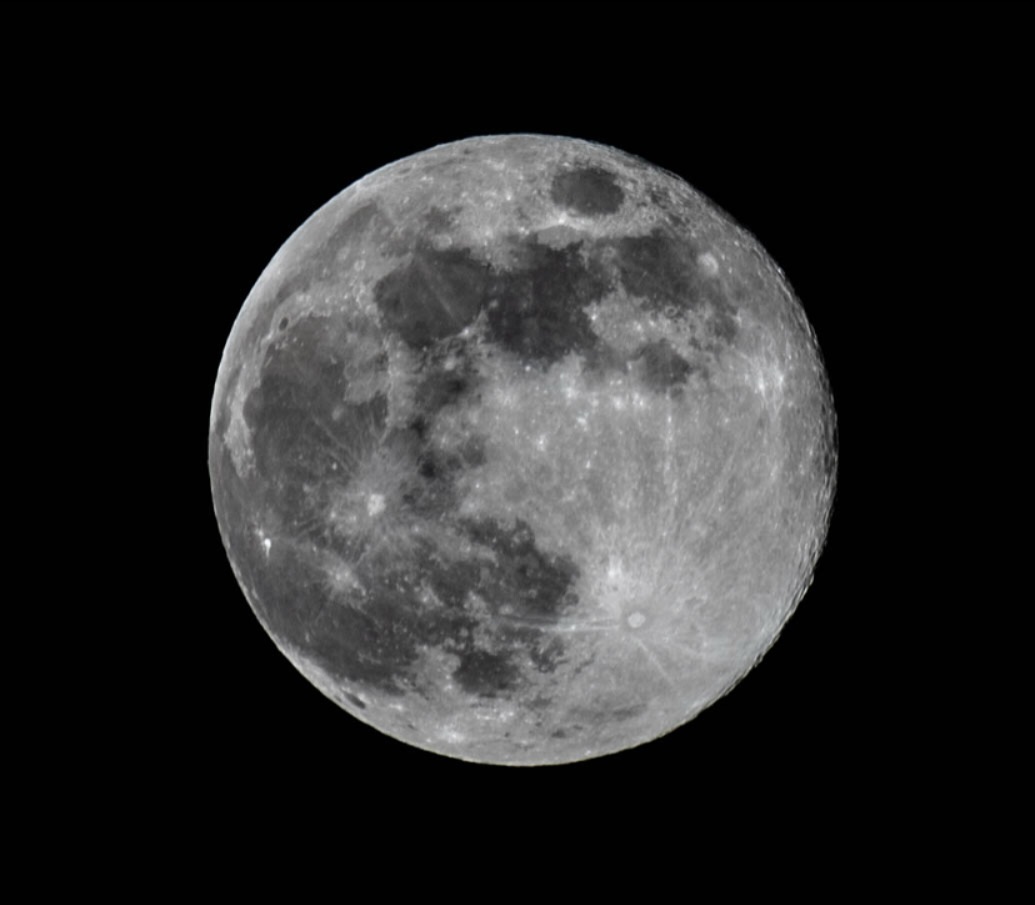 🌕🌕🌕🌔
📷 Camera/Appareil: Canon EOS 6D Mark II, Canon EF100-400mm f/4.5-5.6 IS II USM

#moon #fullmoon #fullmoon🌕 #fullmoonnight #moonlight #switzerland #canon